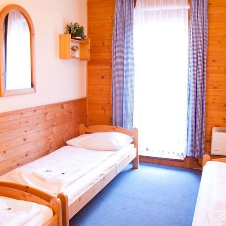 Valassky Senk Hotel Визовице Екстериор снимка