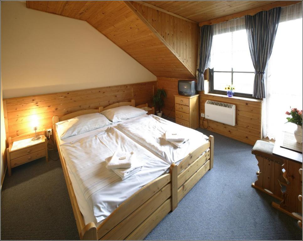 Valassky Senk Hotel Визовице Стая снимка