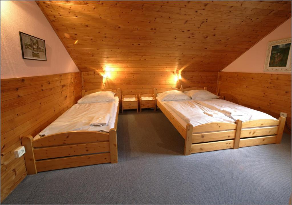 Valassky Senk Hotel Визовице Стая снимка