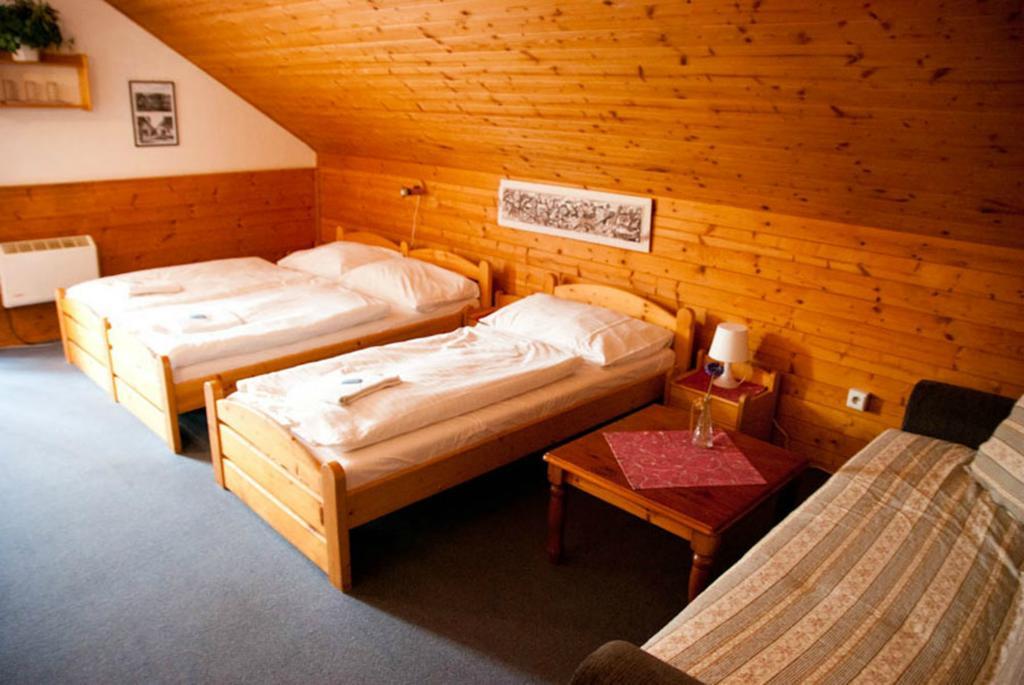 Valassky Senk Hotel Визовице Екстериор снимка